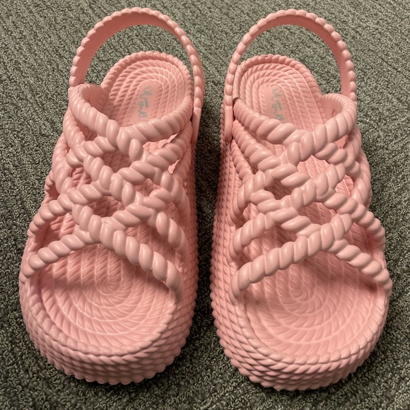 PINK ROPE SANDALS - Picture 2 of 3